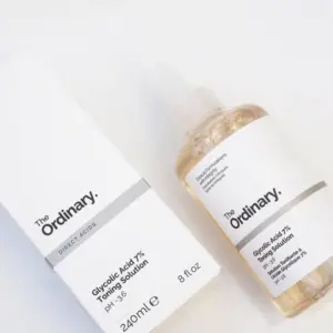 The Ordinary Glycolic Acid 7% Toning Solution – Exfoliating Face Toner for Radiant Skin, Removes Dead Skin Cells, Brightens & Smoothens, 240ml