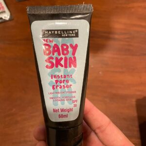 Maybelline Baby Skin Instant Pore Eraser | Light Weight Primer | Smooth Poreless Looking Baby Skin -- 60ml