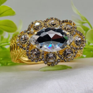 Imported Exquisite Oval Crystal Adjustable Bracelet - Imported Luxury Jewelry | Adjustable Bracelet – Best Quality Artificial Bracelet For Girls & Women | Bracelet For Every Occasion - Random Color 