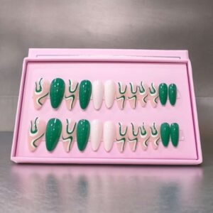 24Pcs O.TWO.O green Matte Nails with accessories